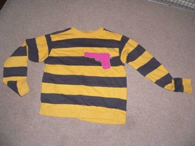 shirt mit gun
